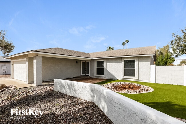 Photo - 1746 E Redfield Rd