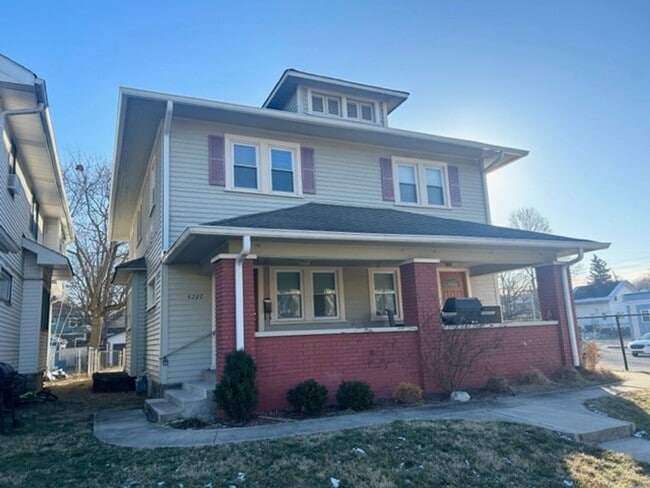 Building Photo - 4225-27 North College Avenue Unit 4227