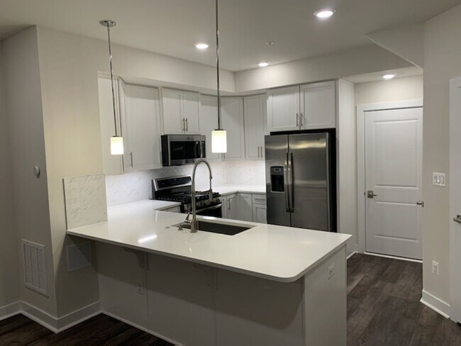 Photo - HERNDON - Coming Soon *3262 Woodland Park Rd Unit #3E *