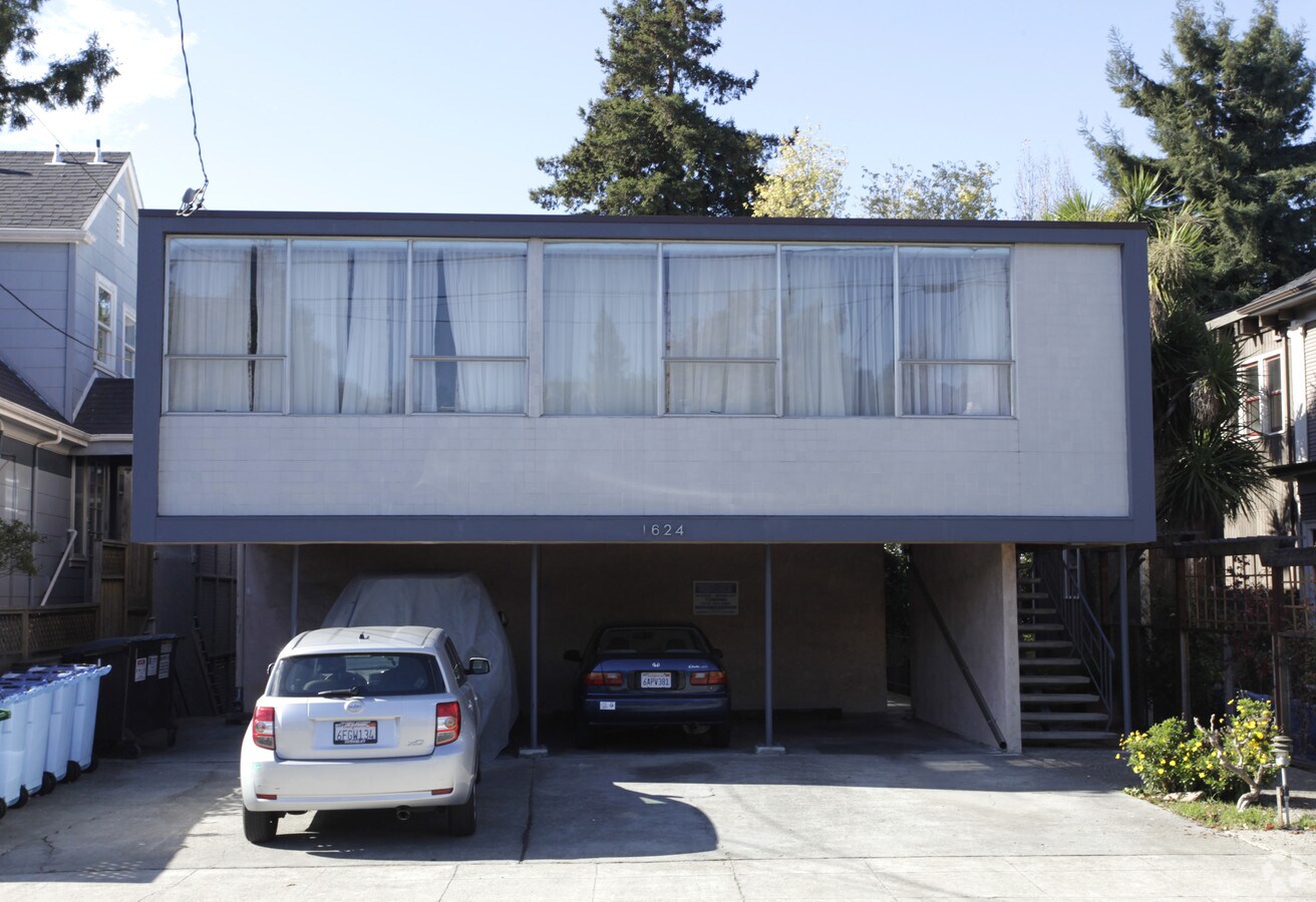 Photo - 1624 Josephine St Apartments
