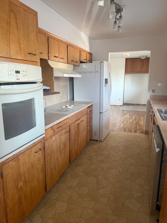 Photo - 1801 Siskiyou Blvd