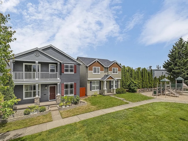 Building Photo - 5310 SE Redberry Pl