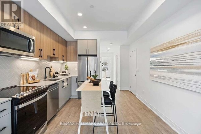 Photo - 15 Brenthall Ave