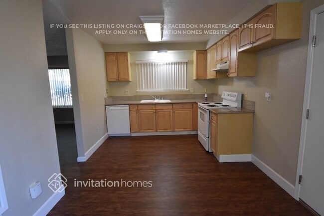 Photo - 9926 Burline St