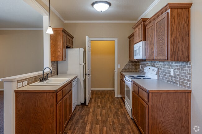 3BR, 2BA - 1,150SF