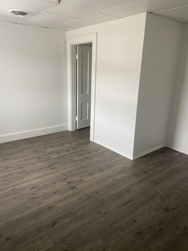 Photo - 121 W Main St Unit 121 1/2 W Main St Apt B