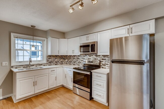 Perfect 3 Bedroom Home in Saint Louis Park! - Perfect 3 Bedroom Home in Saint Louis Park!