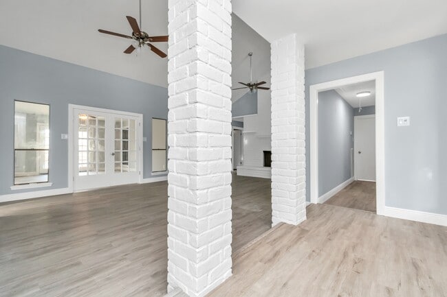 Photo - 3514 Summit Ln