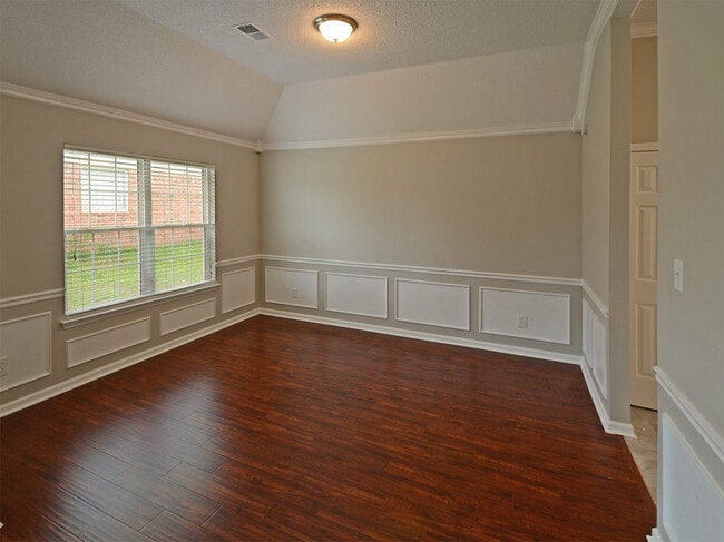 Photo - 3 Bed, 2 bath with over 2000 sq feet near Riverdale and Stateline Rd