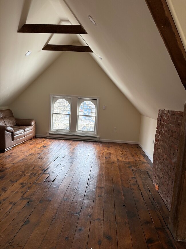 Photo - 111 Sycamore Ave Unit 3