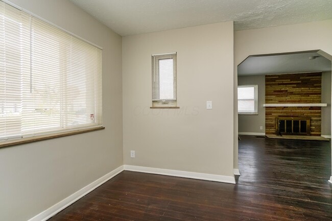 Photo - 1646 Oakwood Ave