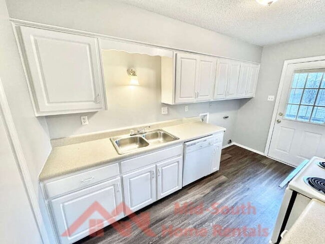 Photo - 3231 Ridgemont Ave