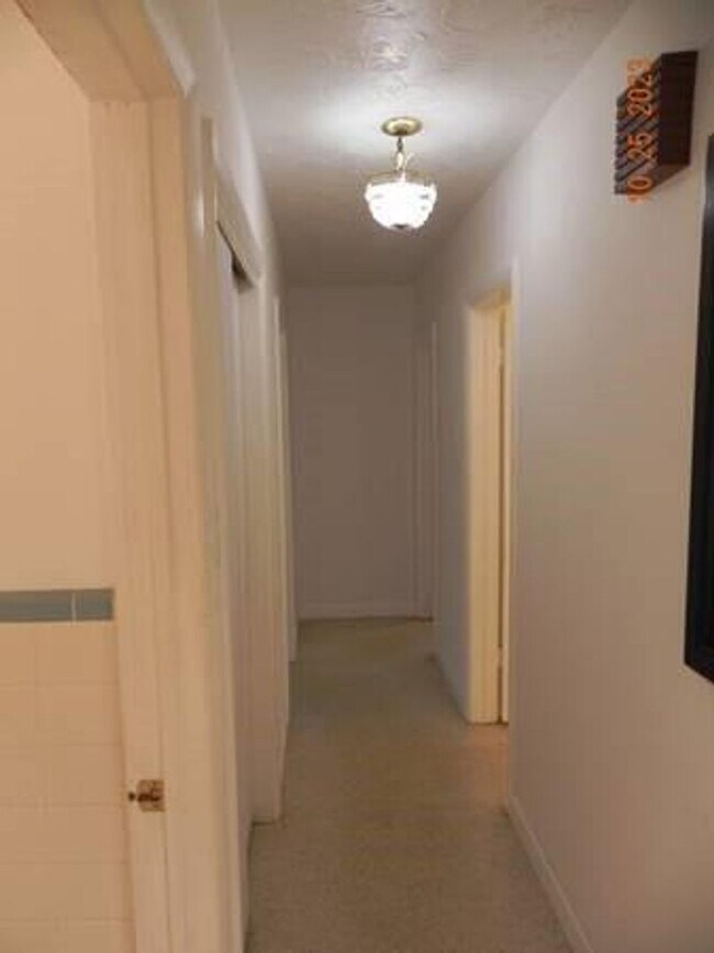 Photo - 819 N Highland Dr