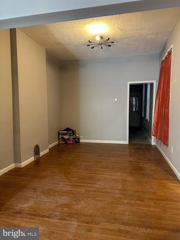 Photo - 2812 Emerald St