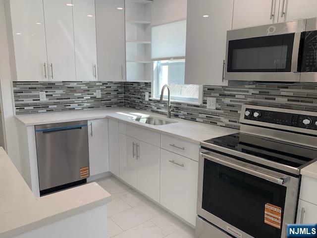 Photo - 279 Slocum Way