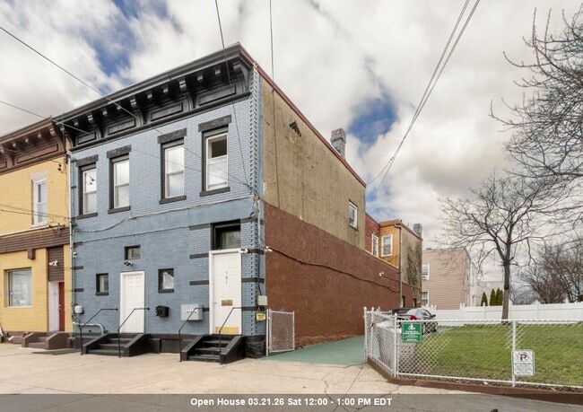 Building Photo - 181 Princeton Ave