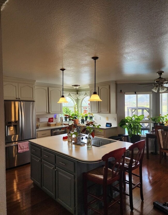 Photo - 848 Granada Ln