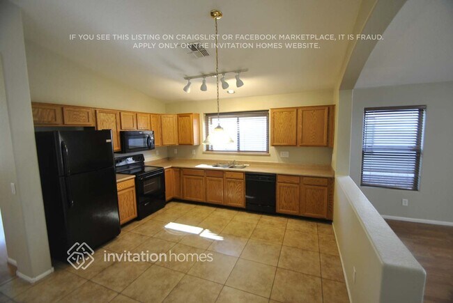Photo - 16255 W Moreland St