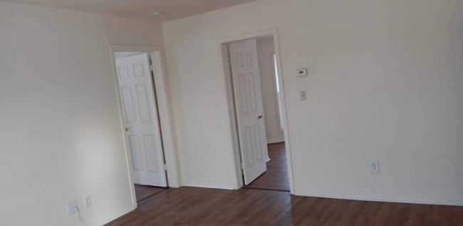 Photo - 558 E Merchant St Unit 2