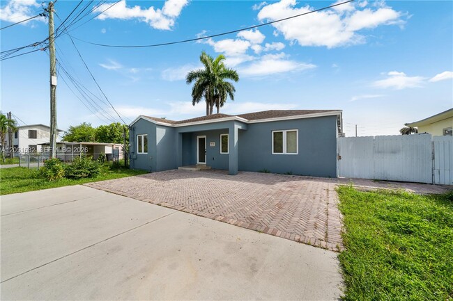 Photo - 7515 NW South River Dr