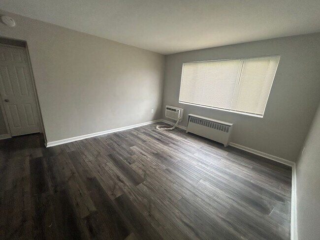 Photo - Top-Floor 2-Bedroom Condo in Southwest DC ... Unit 303