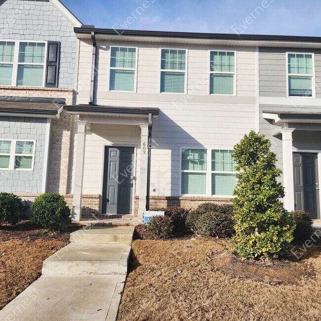 Photo - 585 McWilliams Rd