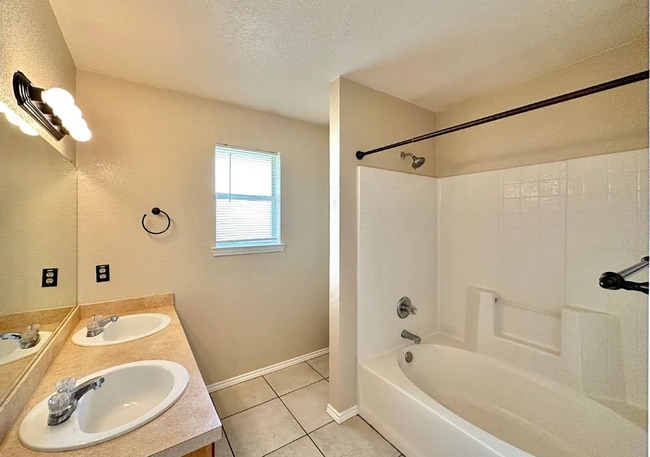 Photo - 4 Bedroom 2 Bath - Convenient Location