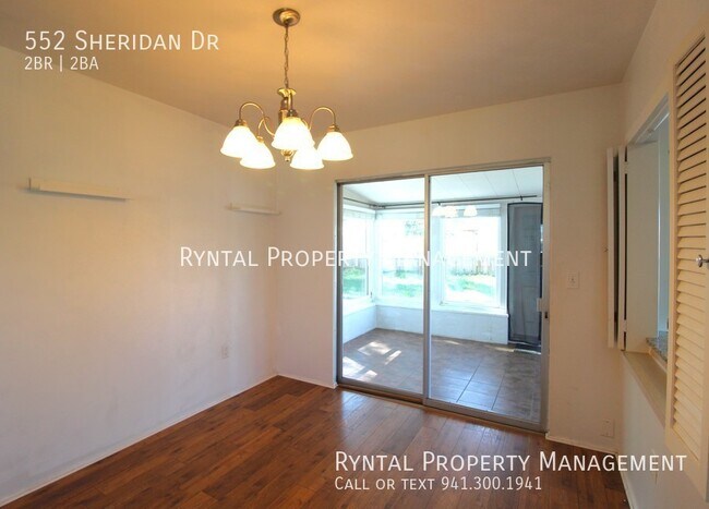 Photo - 552 Sheridan Dr