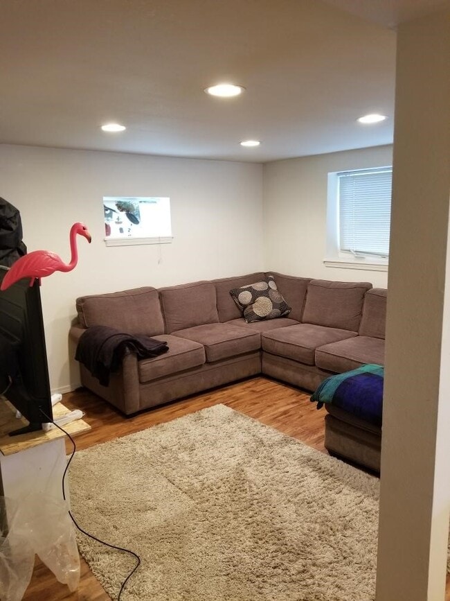 Photo - 430 NE Kamiaken St