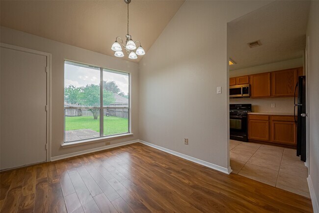 Photo - 3007 Cloverdale Dr