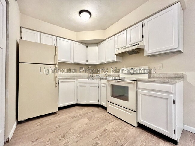 Photo - 10375 Portage Rd
