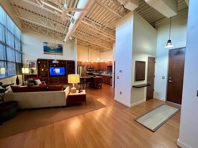 Building Photo - 1503 Central Ave NW Unit 108D