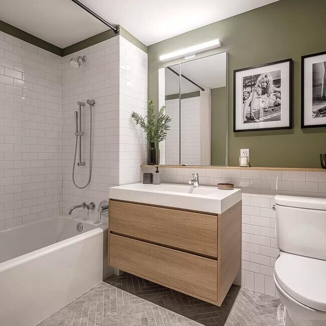 101 W 24th St Unit 12-N