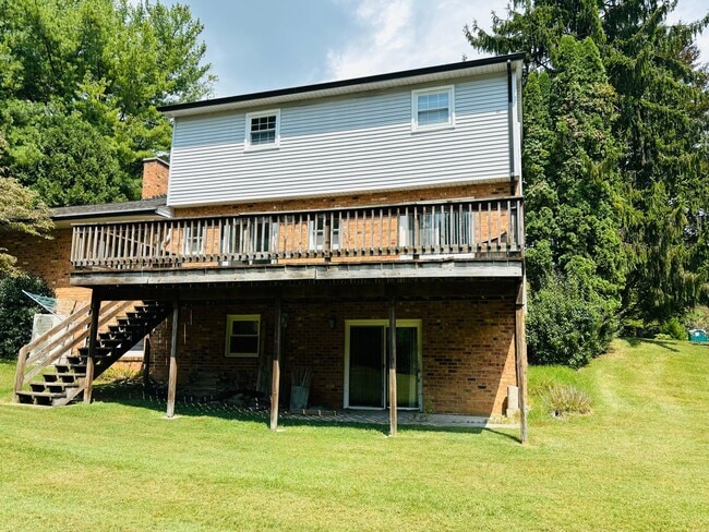 Photo - 401 Apperson Dr