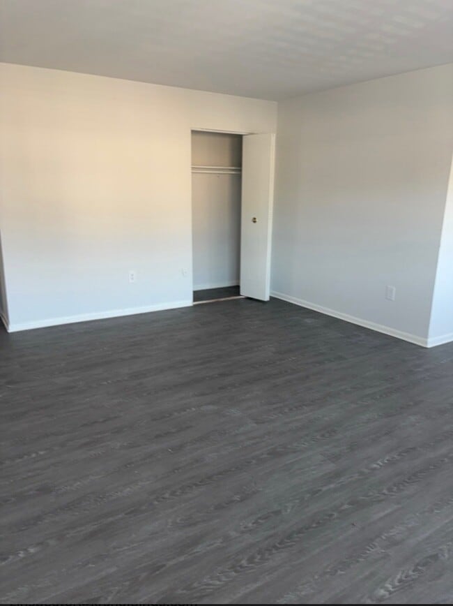 Building Photo - 812 Brook Hill Rd