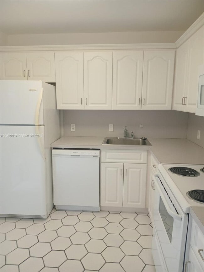 Photo - 20400 W Country Club Dr Unit 209