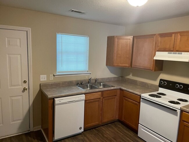 Photo - 668 Gardner Dr SE Unit A