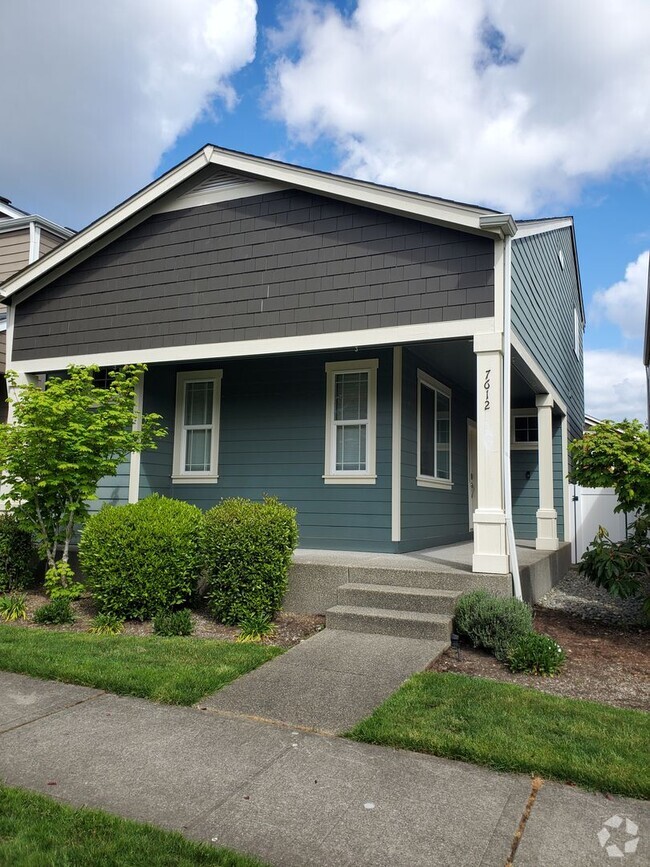 Building Photo - Beautiful, like new home move in ready!!!