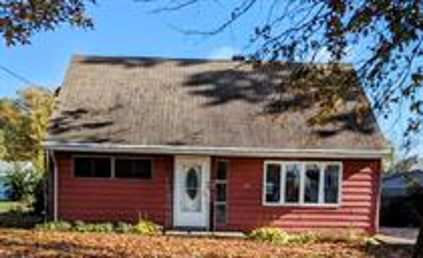 4 Bedroom Home in Lynnview - 4 Bedroom Home in Lynnview