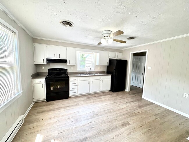 Photo - 1705 Eden Ave