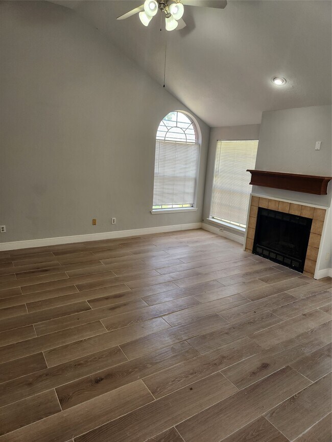 Photo - 9339 Stonecreek Ln