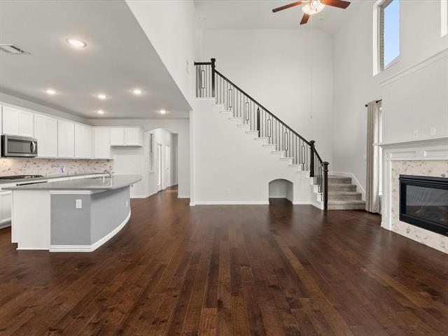 2036 Barx Dr