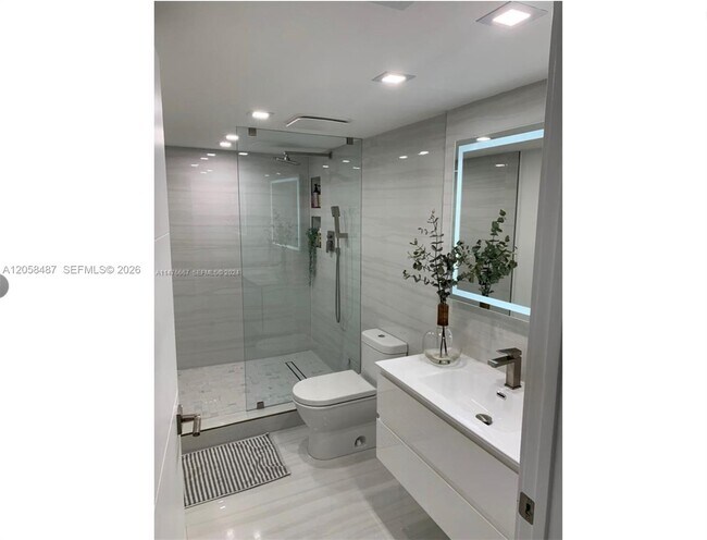 Photo - 2555 Collins Ave Unit 1906