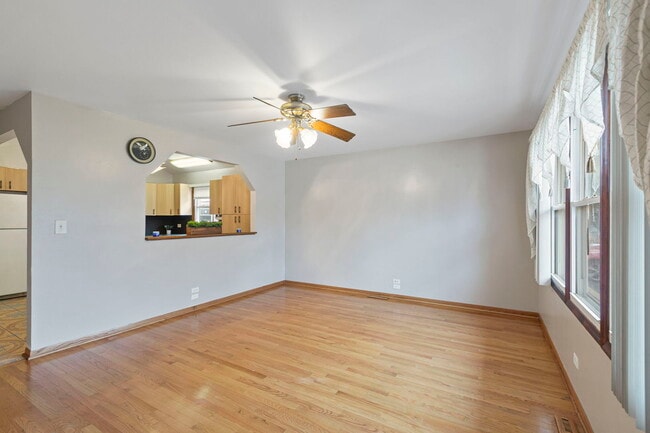 Photo - 933 Ridge Ave