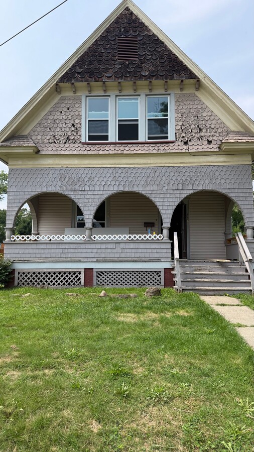 Photo - 568 Lafayette Ave