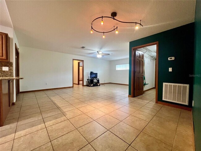 Photo - 1156 S Carpenter Ave