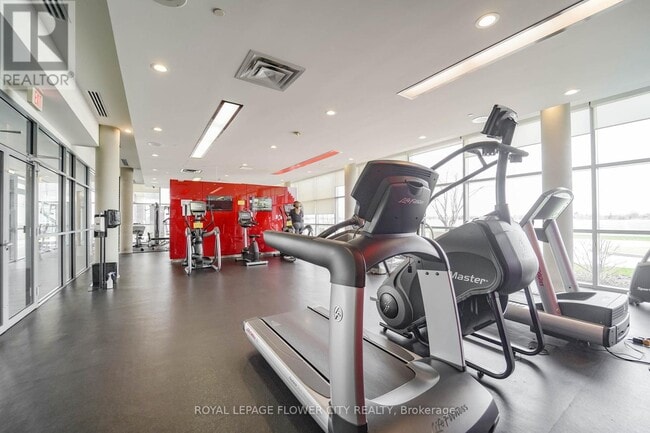 Photo - 125 Village Green Square