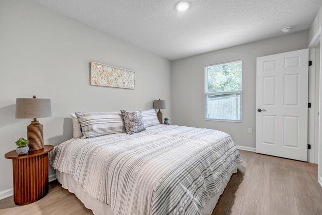 Photo - 5454 Amazon Ave