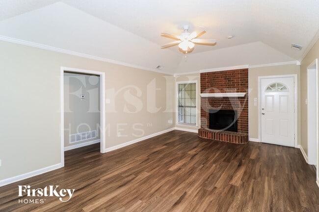 2515 Laurelcrest Dr