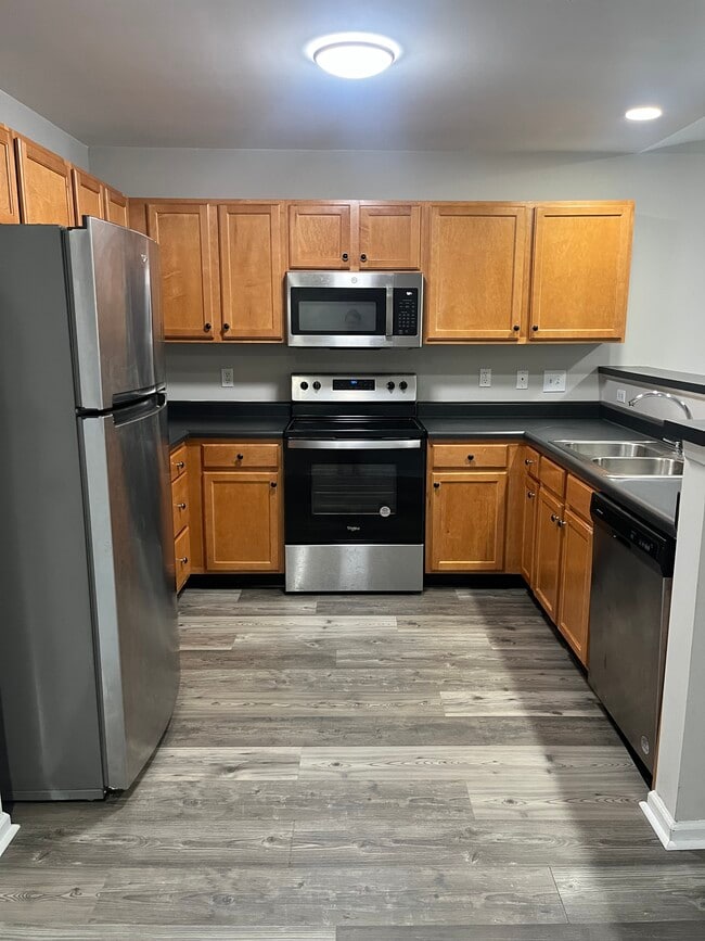 Photo - 3716 Cotswold Ave Unit V